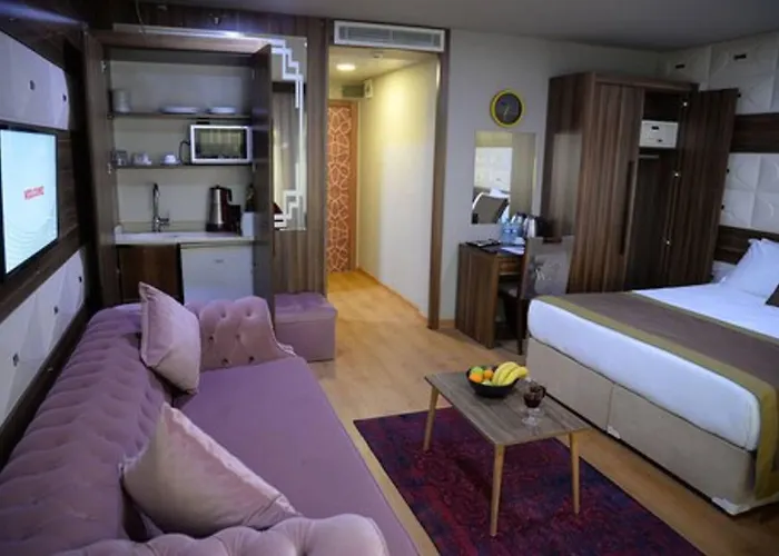 Ferman Sisli מלון 4*